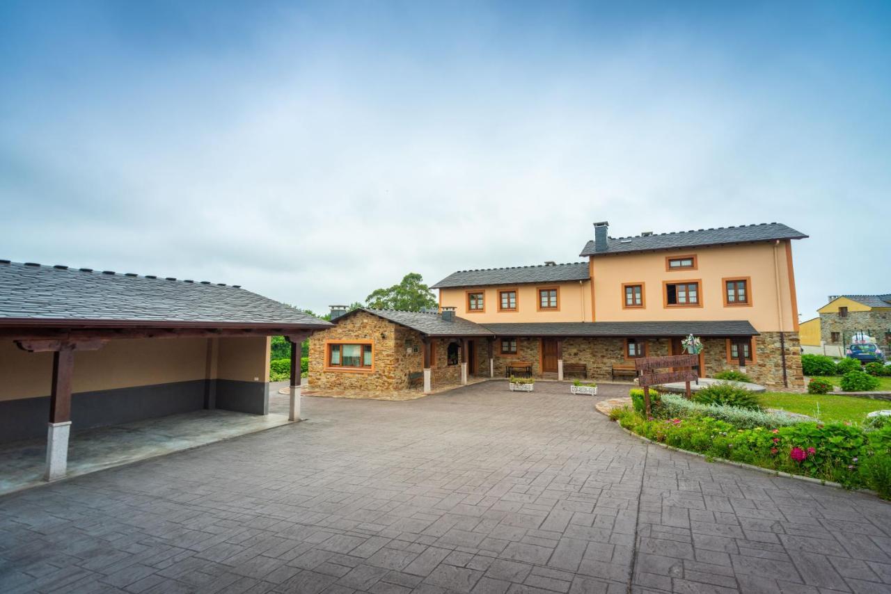Apartamentos Navalin Tapia de Casariego Kültér fotó